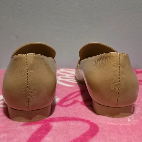 Chanel Women's Tan Loafer With Gold Accent CC Chain, Size 37.5 - Picture 7 of 9